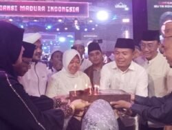 Gebyar Sholawat Aliansi Madura Indonesia (AMI) Rayakan Milad Ke-2, Ribuan Jamaah Lantunkan Sholawat dan Do’a