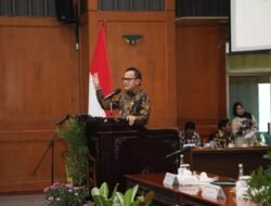 Wamendagri Bima Arya Imbau Pemda Wujudkan Pemerintahan Bersih dan Melayani