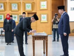 Lantik Sejumlah Pejabat, Plt. Sekjen Kemendagri Tekankan Budaya Birokrasi yang Efisien