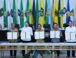 Mendagri Tanda Tangani Kerja Sama Pengawasan Penyelenggaraan Perizinan di Daerah