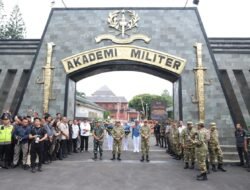 Mendagri Tito Sambut Kedatangan Kepala Daerah Peserta Retreat Pembekalan di Akmil Magelang