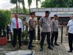 Anggota Polsek Balaraja Melaksanakan Pengamanan Sispam Mako Polsek Balaraja Polresta Tangerang Guna Tingkatkan Keamanan di Mako Polsek Balaraja