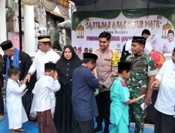 Berkah Ramadhan, Kepala Desa Jayanti Misri Rahayu dan Suami Tercinta Santuni Anak Yatim Piatu