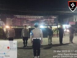 Personil Polsek Balaraja Melaksanakan Apel Malam Antisipasi Guantibmas di Wilayah Kecamatan Sukamulya – Balaraja