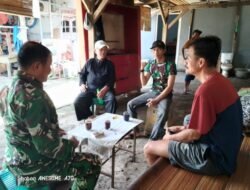 Babinsa Koramil 14/Panongan Melaksanakan Komsos di Wilayah