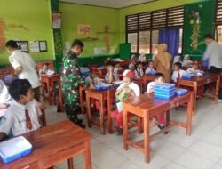 3.407 Siswa Tigaraksa Terima Makan Siang Gratis, Babinsa Monitoring Langsung