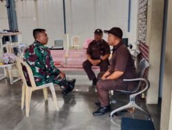 Babinsa Curug Gencar Edukasi Warga Soal Kamtibmas