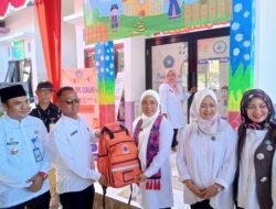 Ketua Tim Pembina Posyandu Provinsi Banten Tinawati Andra Soni Tinjau Pelayanan 6 SPM Posyandu Gurame Kecamatan Cisoka Kabupaten Tangerang