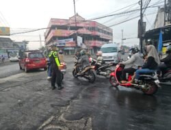 Anggota Polsek Pasar Kemis laksanakan kegiatan Gatur lalin Protap Pagi Hari