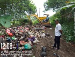 Kepala UPT II DLHK dan Kades Sentul Jaya Tinjau Langsung Pembersihan Sampah Liar di Balaraja