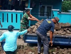 Babinsa Koramil 14/Panongan Gotong Royong Kerja Bakti Perbaiki Jalan Rusak