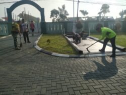 Anggota Koramil 14/Panongan Laksanakan Jumat Bersih di Lingkungan Makoramil