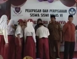 Kelulusan SDN Cikuya II di Warnai Isak Tangis Penuh Haru