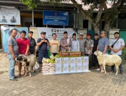 Hari Raya Idul Adha 1446 Hijriah : DPC KWRI Kabupaten Tangerang Salurkan Daging Kurban, Bagikan Sembako Dan Santuni Anak Yatim Piatu