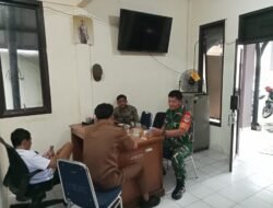 Babinsa Koramil 14/Panongan Komsos Himbau Warga Jaga Keamanan Anak Selama Liburan Sekolah