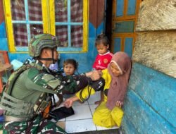Penuhi Kebutuhan Kesehatan Warga, Satgas Yonif 642/Kps Hadir Berikan Yankes Gratis