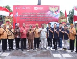 Ditjen Polpum Kemendagri Luncurkan Gerakan Pembagian 10 Juta Bendera Merah Putih di Denpasar