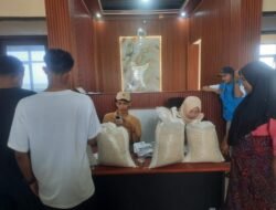 Warga Desa Muncung Terima Bantuan Beras 20Kg dari Bulog Melalui Pemerintah Desa