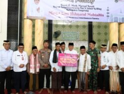 Bupati Tangerang Jumling di Masjid Jami Hidayatul Mubtadiin Cileles