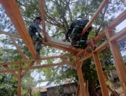 Sinergi TNI dan Warga: Satgas Pamtas Bantu Pembangunan Rumah di Desa Napan