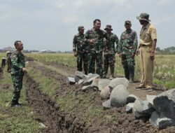 Dandim Pemalang Pantau Langsung Pembangunan Irigasi Tersier