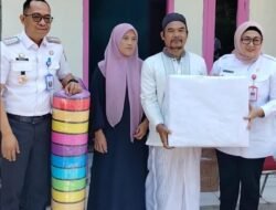 Wabup Intan Serahkan Simbolis Hasil Program Bedah Rumah Warga Desa Cikasungka Kecamatan Solear