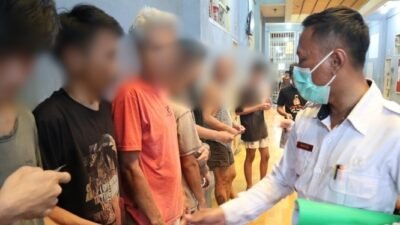 Pencegahan TBC Bagi Warga Binaan, Rutan Tangerang Bagikan Obat Kepada Warga Binaan