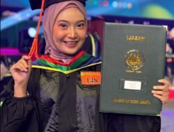 Nur Syifa Nadiastuti, Wisudawati Inspiratif FEB UNJ 2025 dengan 150 Prestasi untuk Ibu dan Mendiang Ayah Tercinta