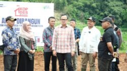 Dinilai Ideal, Lokasi Pembangunan Kopdeskel di Desa Ciptasari Sumedang Ditinjau Wamendagri Bima
