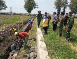 Dandim Pemalang Dampingi Tim Kejati Jateng Tinjau Rehabilitasi dan Peningkatan Jaringan Irigasi di Desa Kedungbanjar