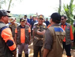 Tinjau Penanganan Longsor di Cilacap, Mendagri: Penanganannya Sudah Sistematis