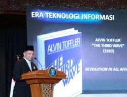 Mendagri Tito Terima Penghargaan Adibhakti Sanapati