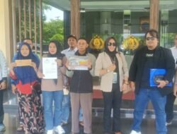 Warga Kendal Mendatangi Polres Kendal Untuk Mempertanyakan Aduan Delapan Bulan Tidak Ada Jawaban