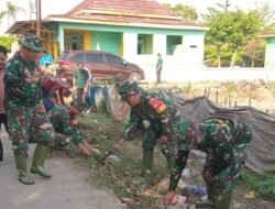 Babinsa Koramil 02/Taman Pelopor Kebersihan, Ajak Warga Giat Karya Bakti di Sokawangi