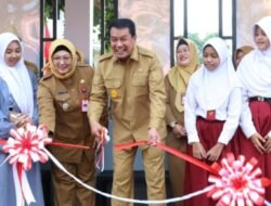 Bupati dan Wakil Bupati Tangerang Resmikan Halte Bus Sekolah Gratis