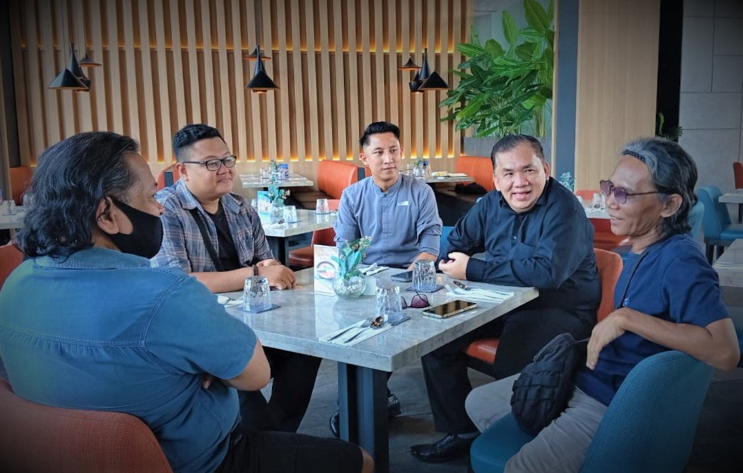 Suasana rapat pemantapan acara