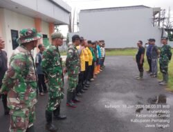 Koramil 04/Comal Adakan Gerakan Bersih Sungai Banger, Antisipasi Banjir di Musim Hujan