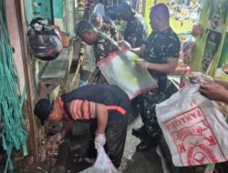 Satgas Sampah Kodim 0510/Tigaraksa Bersama Warga Atasi Sampah Pasar Legok