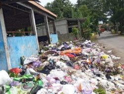 Sampah Menggunung di Dua TPS Pemalang, Warga Keluhkan Bau Menyengat dan Resiko Kesehatan