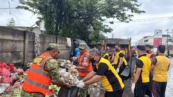 Satgas Sampah Koramil 02/Curug Bersihkan Jalan Raya STPI, Perkuat Sinergi TNI–Polri dan Warga