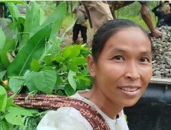 Senyum Sumringah Ratini, Jalan Berlumpur Cikuya Kini Berganti Rabat Beton Berkat TMMD 127 Kodim Brebes