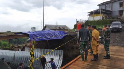 Dandim Pemalang Turun Langsung Pantau Pembangunan Jembatan Pascabanjir Bandang di Pulosari