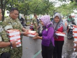 Prajurit Kodim 0510 Tigaraksa Gelar Aksi Jumat Berkah