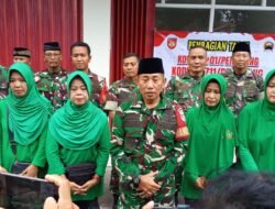 Ramadhan Penuh Berkah, Koramil 01/Pemalang Bersama Persit Bagikan 300 Takjil kepada Warga Paduraksa