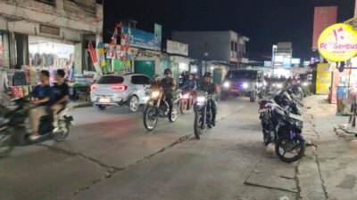 Jelang Idul Fitri Babinsa Koramil 10/Sepatan Gelar Patroli Siskamling