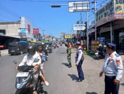 Personel Pos PAM Kodim 0711/Pemalang Tetap Siaga Amankan Arus Mudik Lebaran 2026