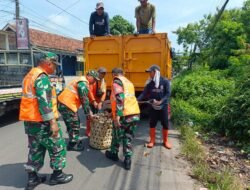 Wujudkan Jalan Yang Bersih Satgas Sampah Koramil Tigaraksa Gelar Korve