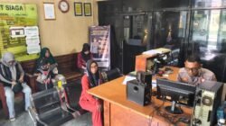 Pelayanan Humanis, Anggota SPKT Polsek Cisoka Terima Laporan Kehilangan KTP dan ATM Milik Masyarakat