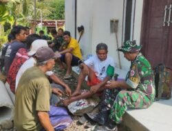 Tak Hanya Bangun Infrastruktur, Serka Indra Hadir Jaga Kesehatan Warga di Lokasi TMMD 