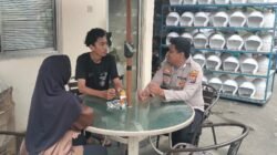 Polsek Panongan Sosialisasikan Layanan 110 kepada Warga Desa Ciakar